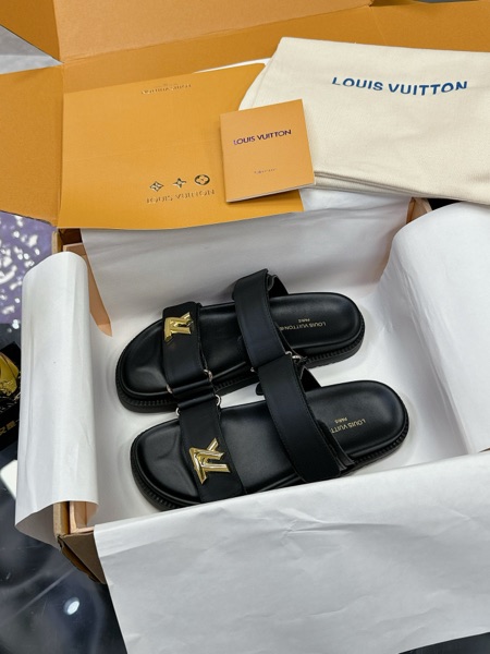 Women Louis Vuitton Shoes-517